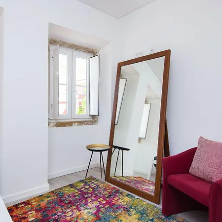 Designer Flats In Lapa By Lovelystay ליסבון
