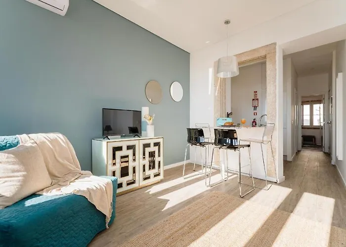 Designer Flats In Lapa By Lovelystay ליסבון