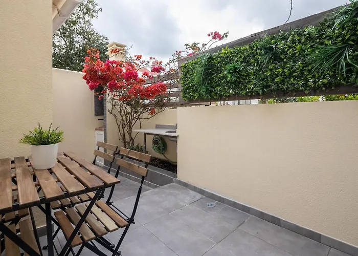 Designer Flats In Lapa By Lovelystay Apartment Lissabon